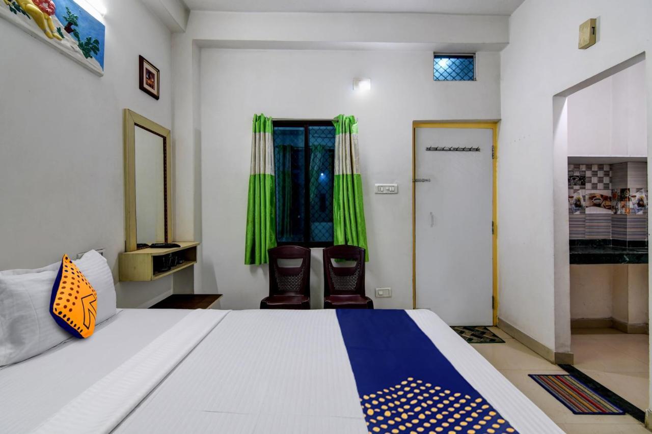 Hotel Spot On Ray Palace à Purî Extérieur photo