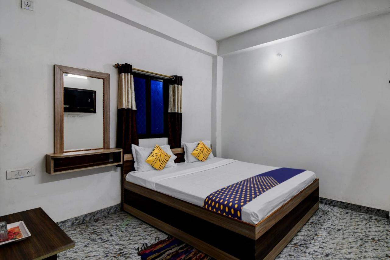Hotel Spot On Ray Palace à Purî Extérieur photo
