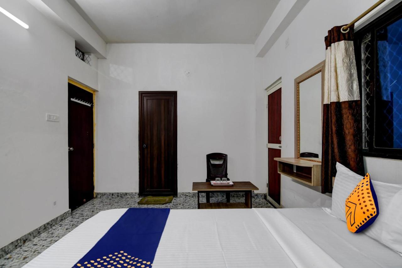 Hotel Spot On Ray Palace à Purî Extérieur photo