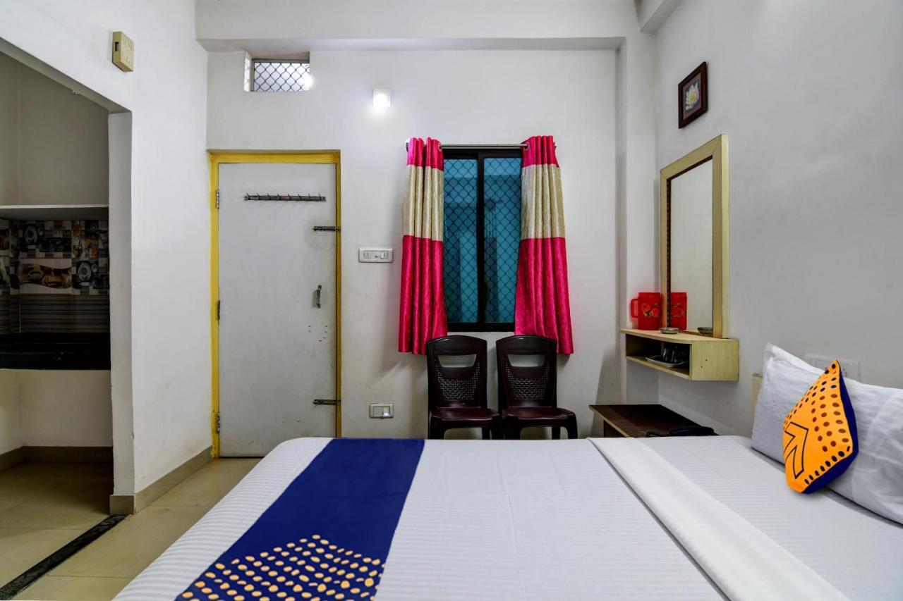 Hotel Spot On Ray Palace à Purî Extérieur photo