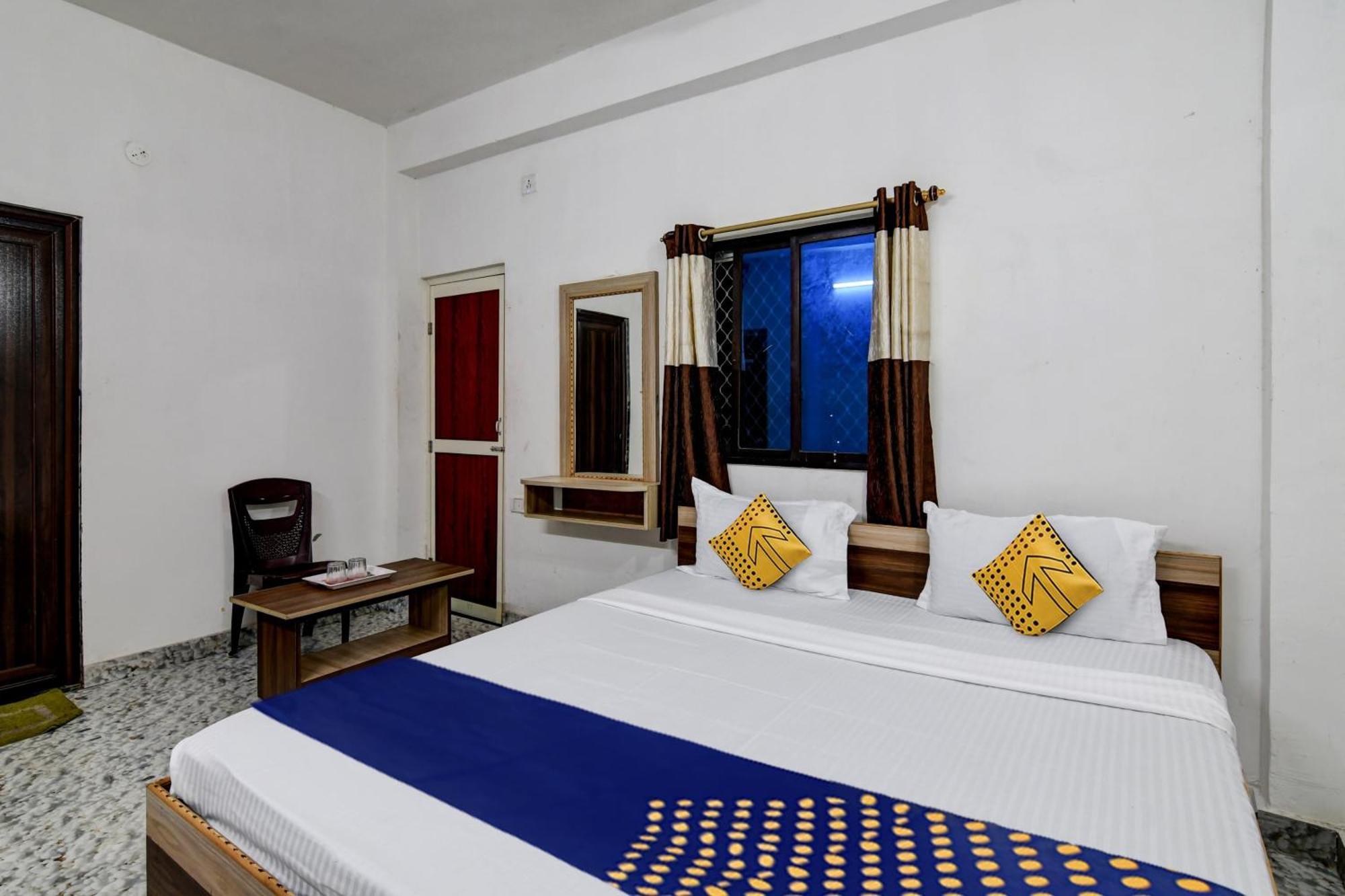 Hotel Spot On Ray Palace à Purî Extérieur photo